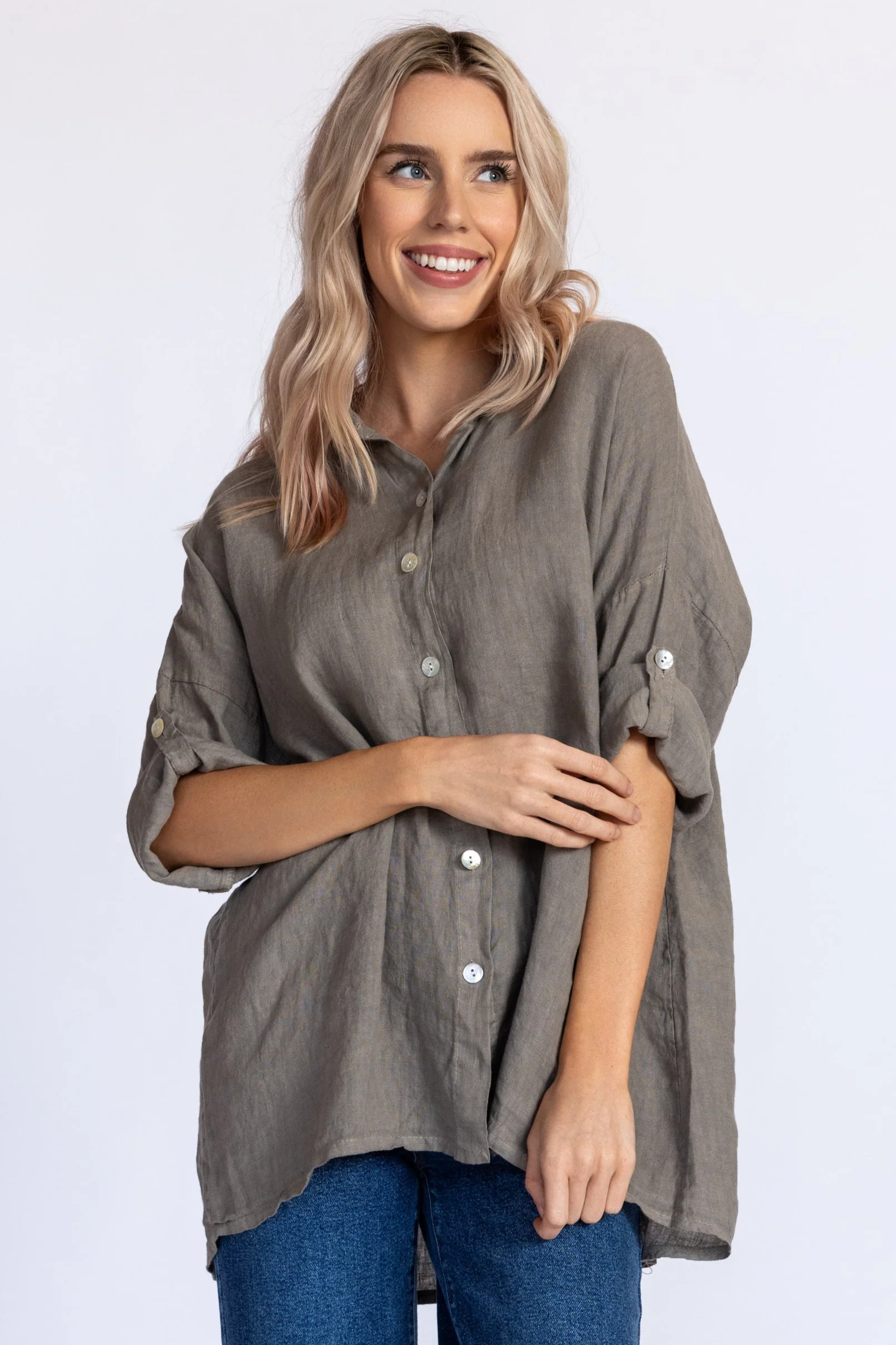 Keyhole Linen Shirt - Image 9