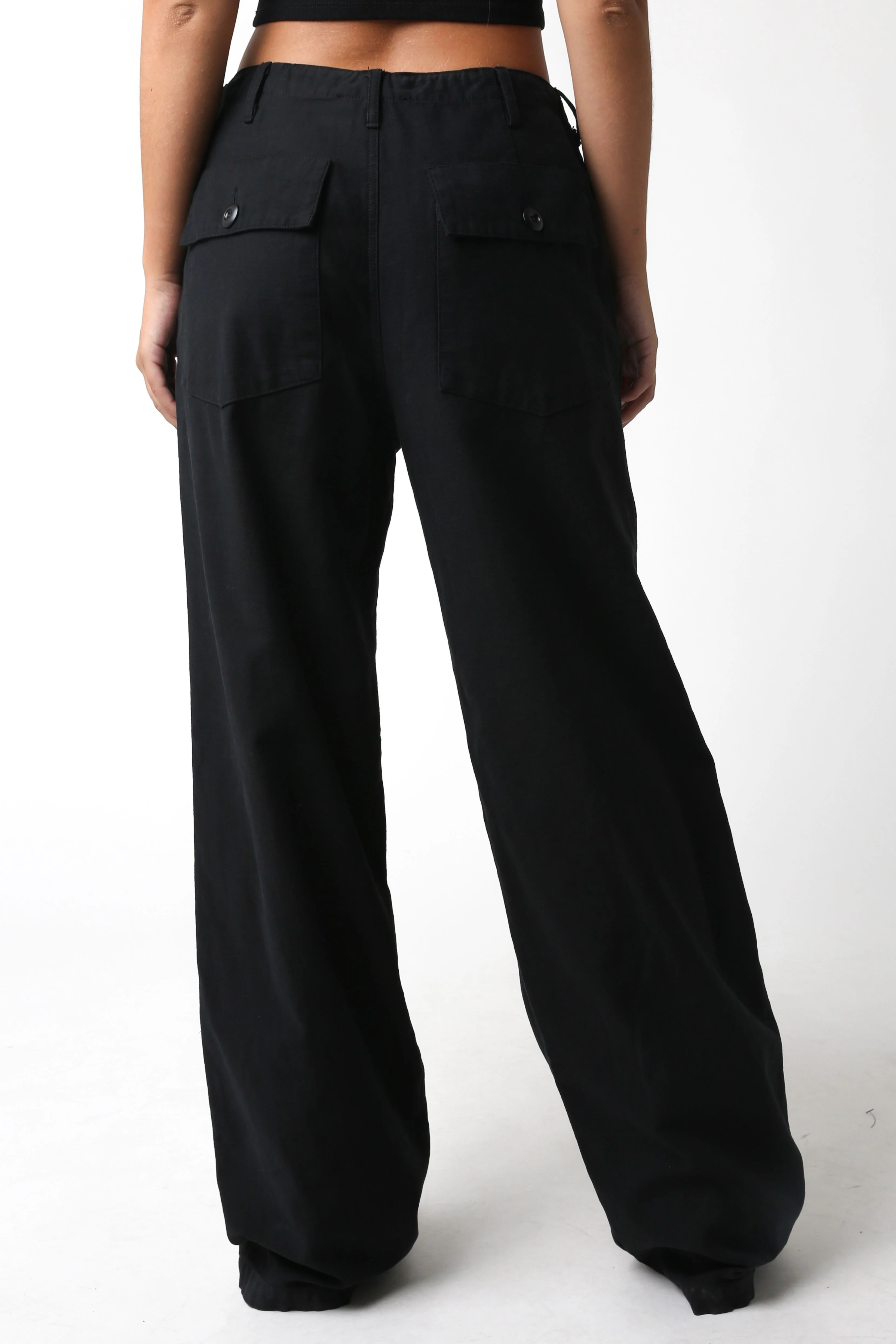 Monique Pant - Image 5