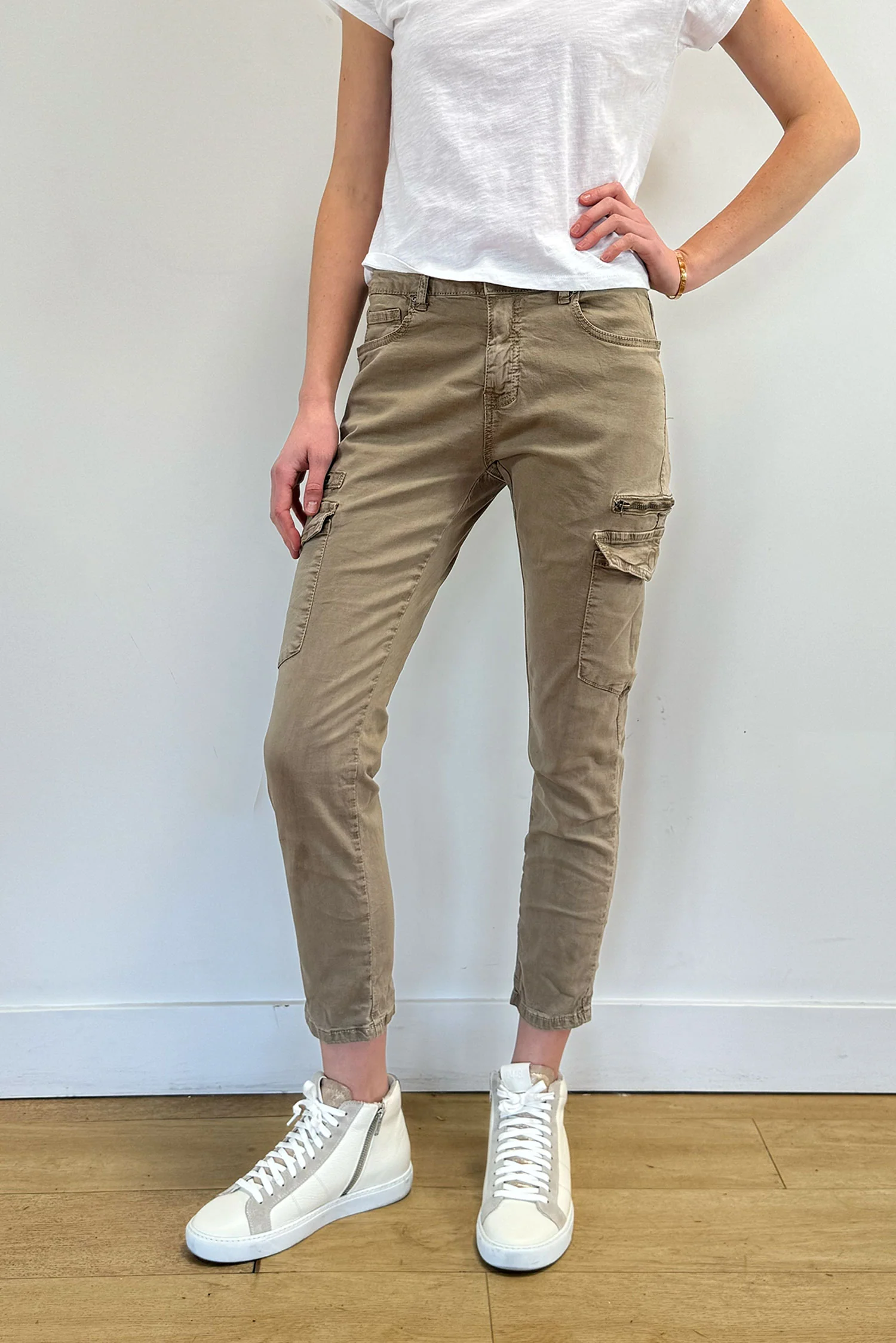 Ava Jogger - Image 6