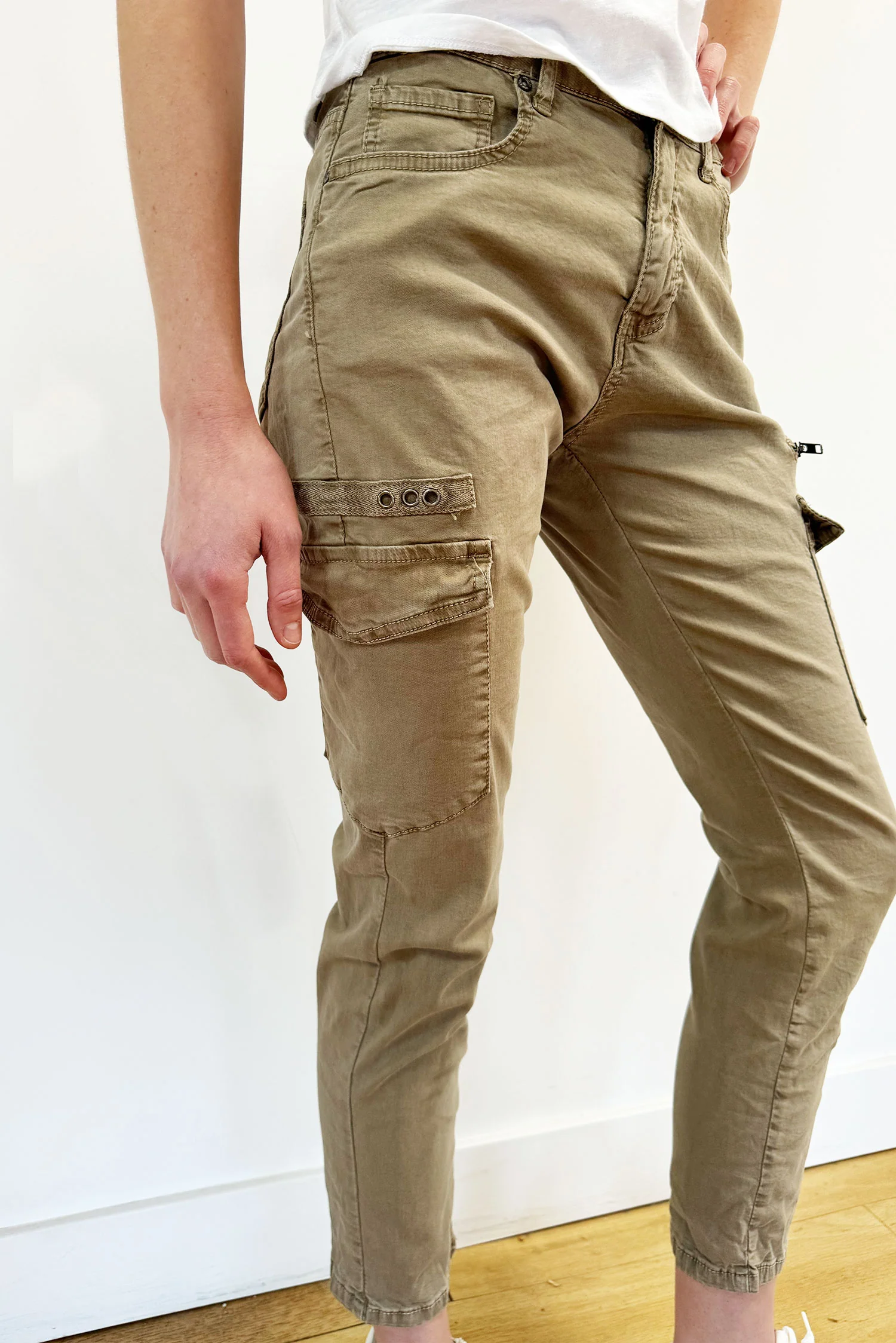 Ava Jogger - Image 7